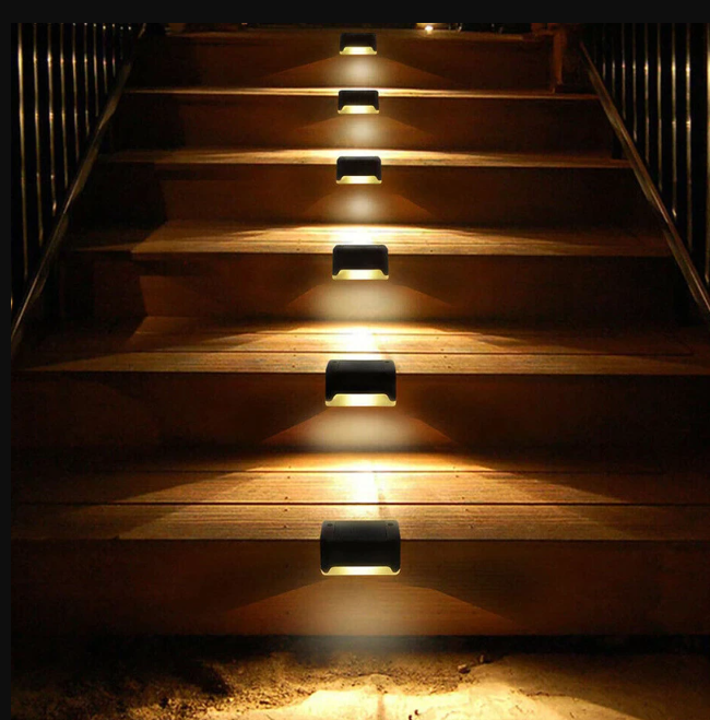 Set 4 lampi solare pentru trepte, culoare negru teleMAG