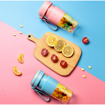 Mini blender electric, portabil, pentru preparare sucuri si shake-uri sanatoase, incarcare USB, acumulator